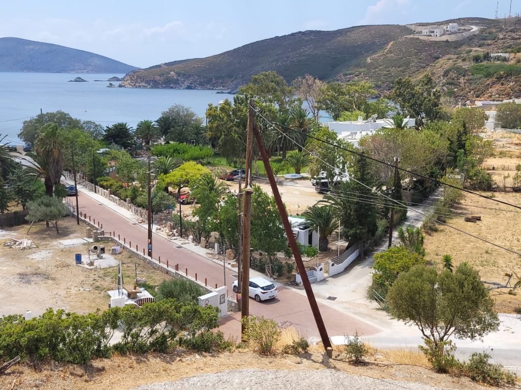 Θεά από το οικόπεδο